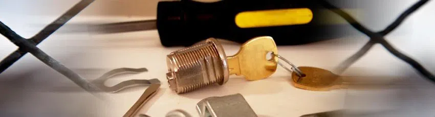 Community Locksmith Store Pinellas Park, FL 727-828-6573 - changing-locks